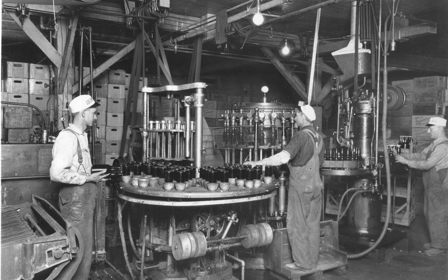 Kratom Packaging History: From Fresh Leaf to Pouches, Bottles, and Lot Codes
